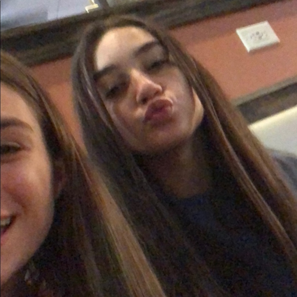 Meet your Posher, Ella